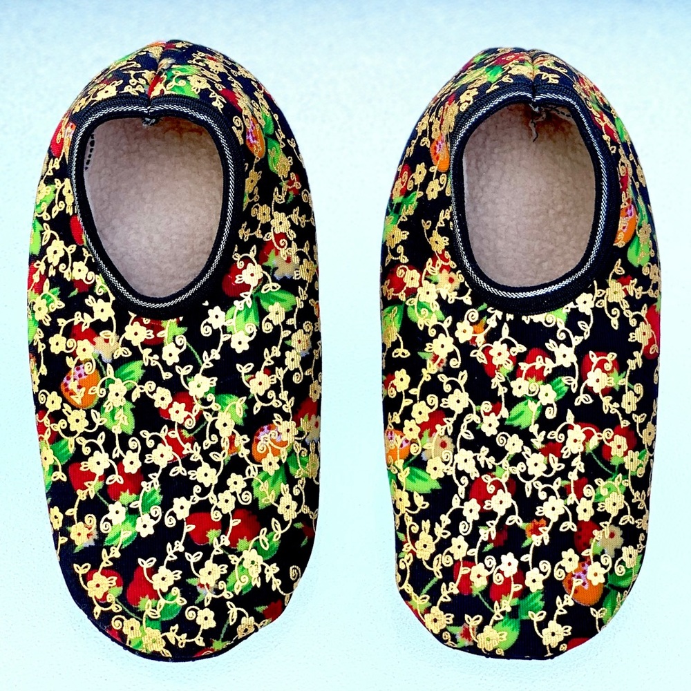 Buseon Floral Strawberry Fleece Grip Slipper Socks